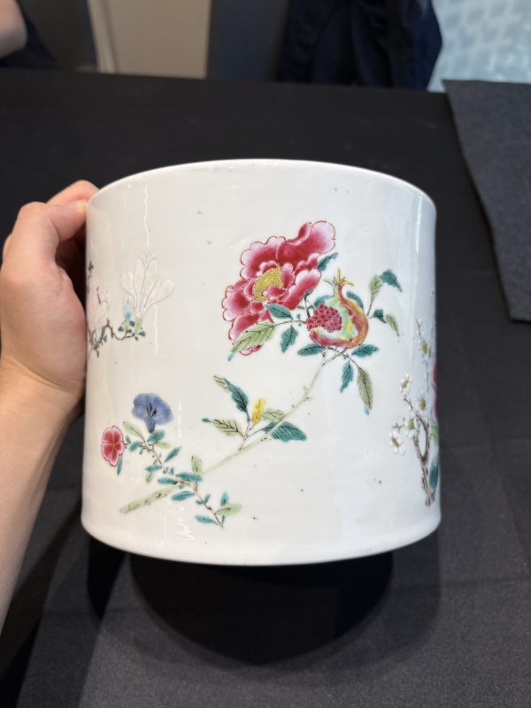 清雍正 粉彩花卉紋筆筒 - 图11