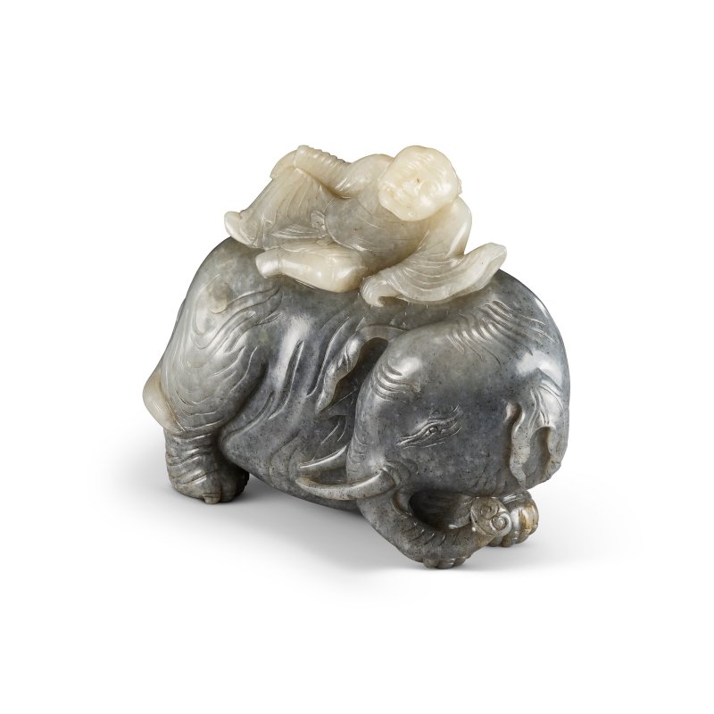 清十八/十九世紀 墨白玉巧雕迦理迦尊者擺件  QING DYNASTY, 18TH-19TH CENTURY - 图3