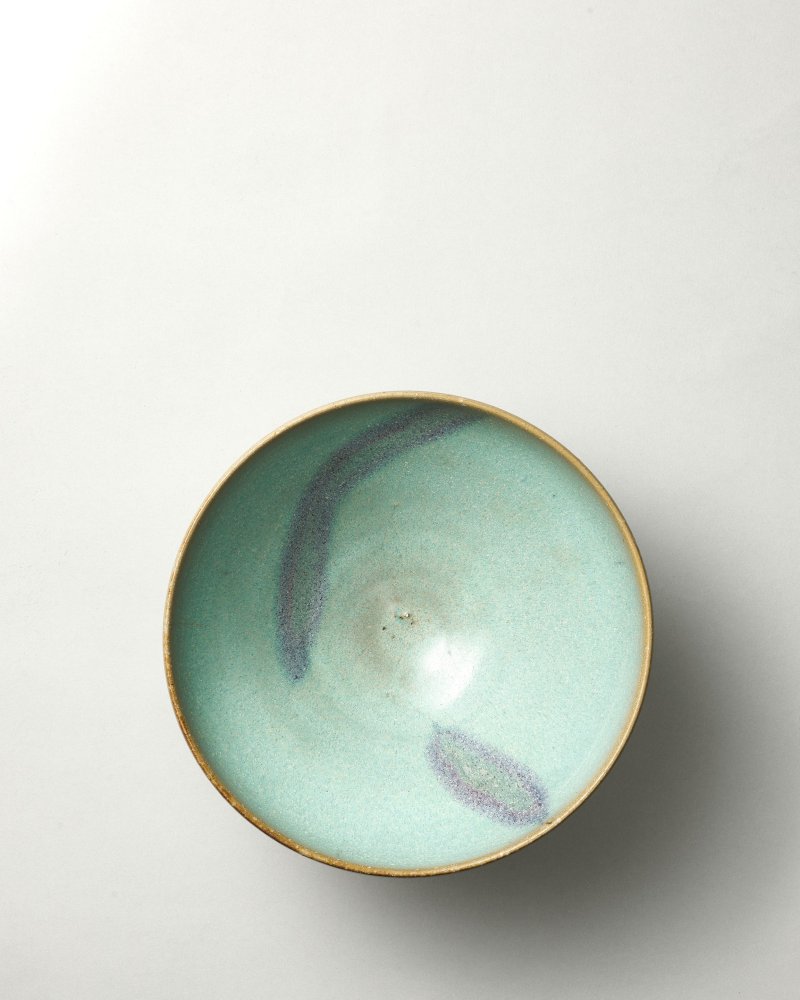 元　鈞窯天藍釉紫斑碗 | A LARGE JUN PURPLE-SPLASHED BOWL