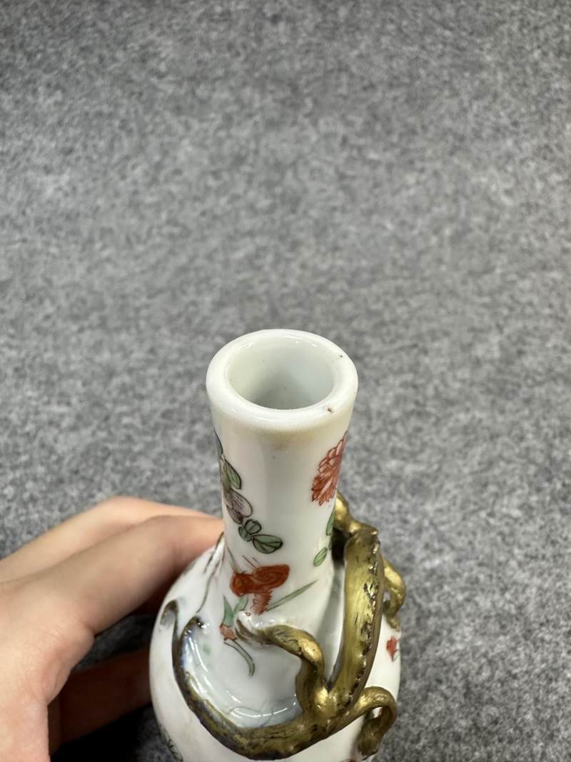    清 五彩花卉蟠螭莱菔瓶 - 图9