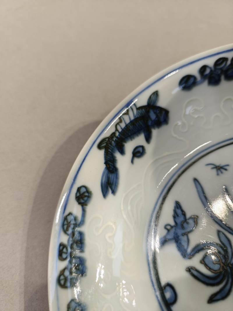    明嘉靖 青花沥粉一路连科盘（一对） - 图6