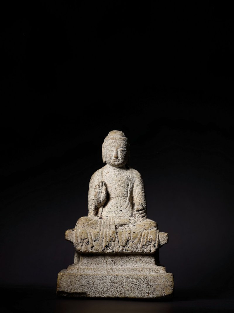 唐　石雕佛坐像 | A SMALL STONE FIGURE OF SEATED BUDDHA - 图2