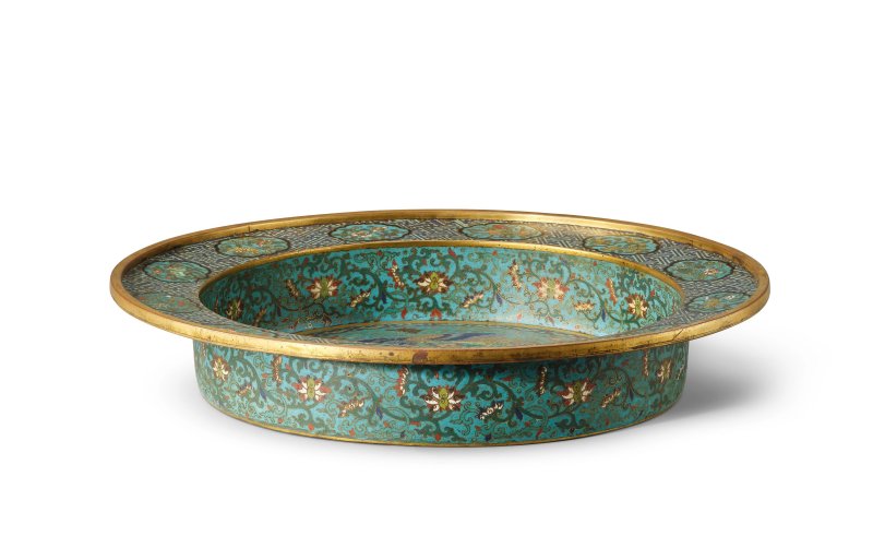 清乾隆　掐絲琺瑯鳳穿牡丹紋折沿盤 | A MASSIVE MAGNIFICENT CLOISONNÉ ENAMEL 'PHOENIX' BASIN - 图7