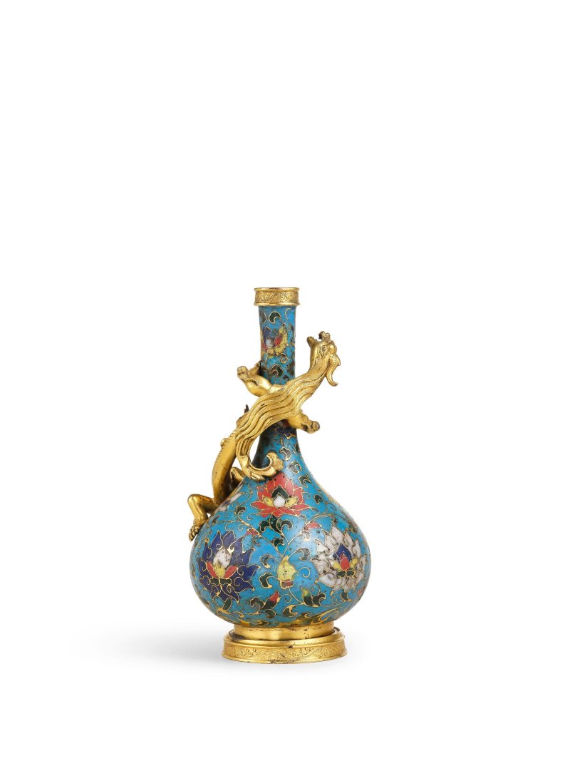 明景泰　掐絲琺瑯盤螭膽瓶 | A VERY RARE CLOISONNÉ-ENAMEL AND GILT-BRONZE 'CHILONG' BOTTLE VASE - 图5