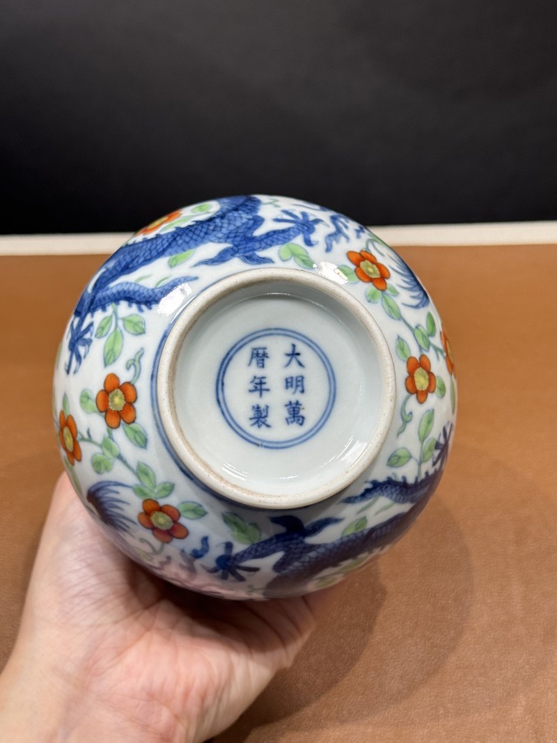 清雍正 青花加洋彩龙凤呈祥小赏瓶 - 图12