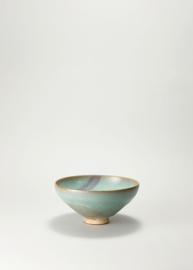 元　鈞窯天藍釉紫斑碗 | A LARGE JUN PURPLE-SPLASHED BOWL - 图2