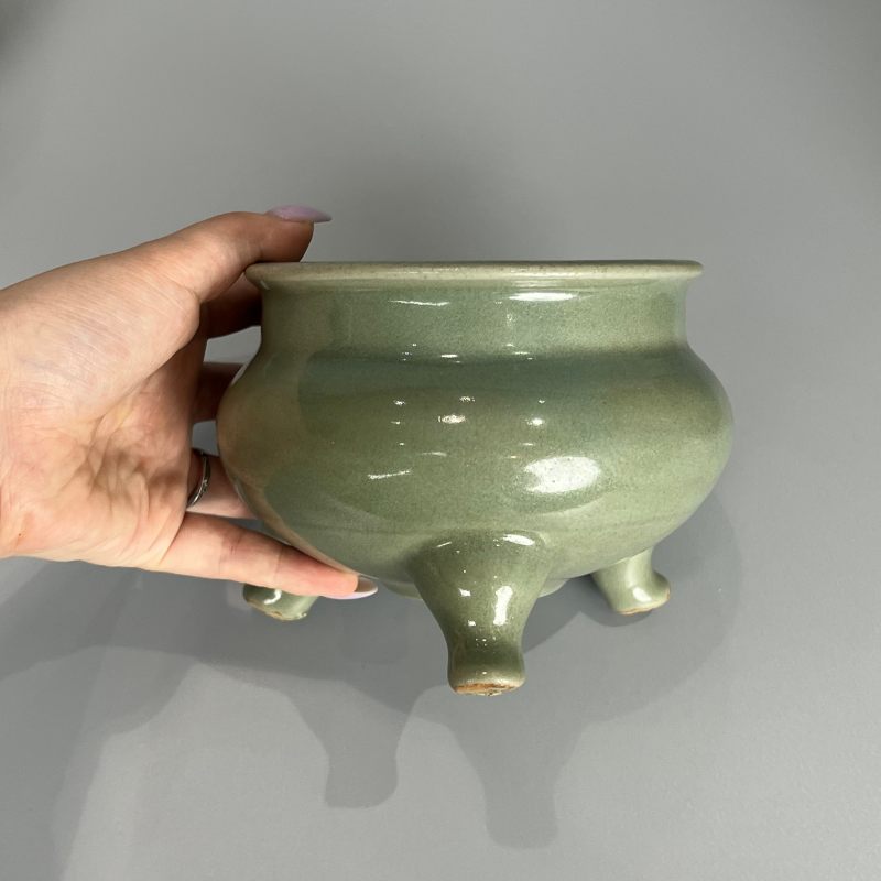 明代 龙泉窑青釉三足炉 - 图5