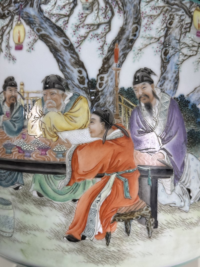 民国 绿地粉彩春夜宴桃李园图灯笼瓶一对 - 图18