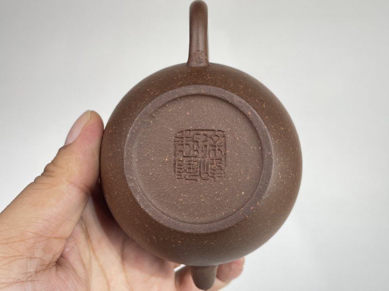 名家款紫砂壶一把 - 图3