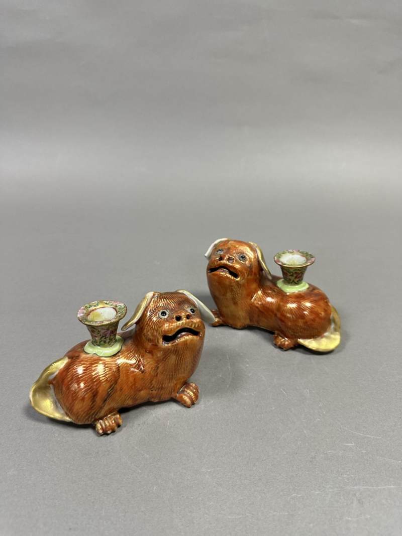    清 矾红描金狮子烛台（一对） - 图2