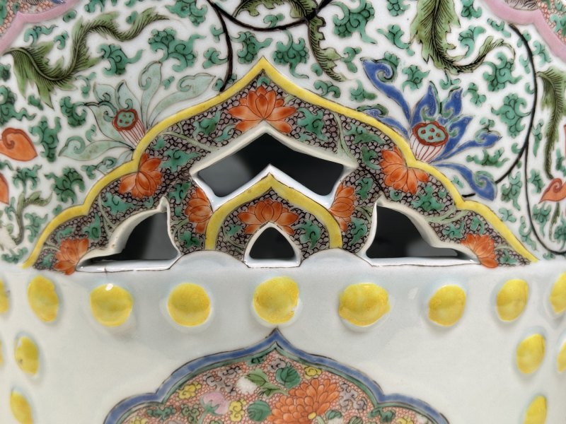 清康熙-雍正 五彩加粉彩缠枝花卉纹鼓凳 - 图10
