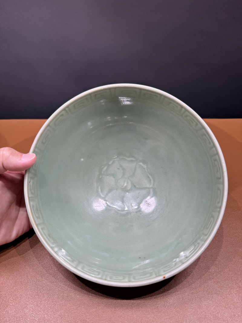 明永乐 龙泉莲瓣鸡心碗一对 - 图4