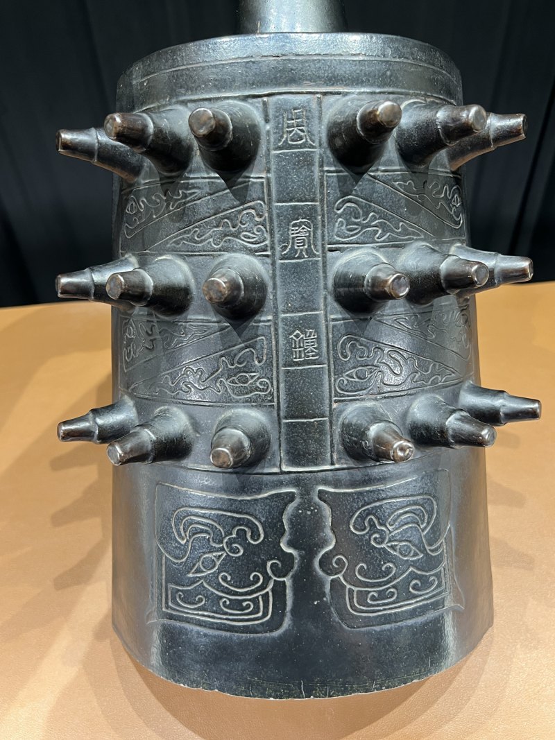 清雍正 仿古铜釉编钟形摆件 - 图5