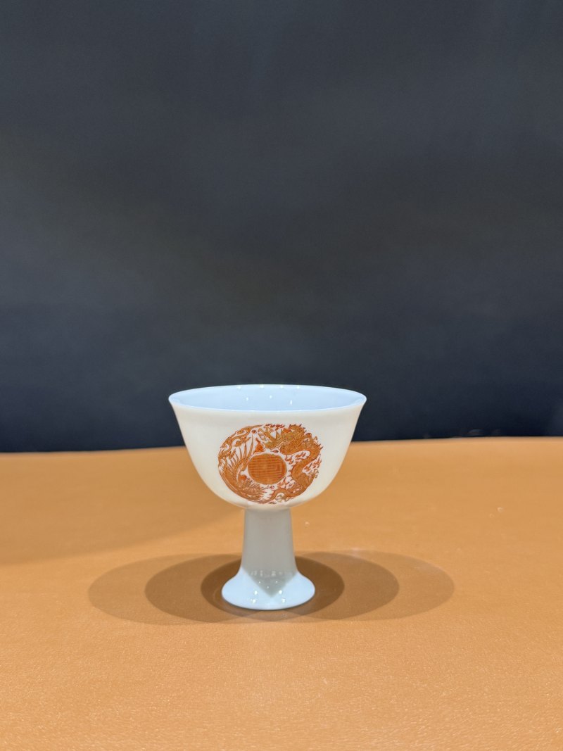 清康熙 矾红描金龙凤捧寿纹高足杯 - 图5