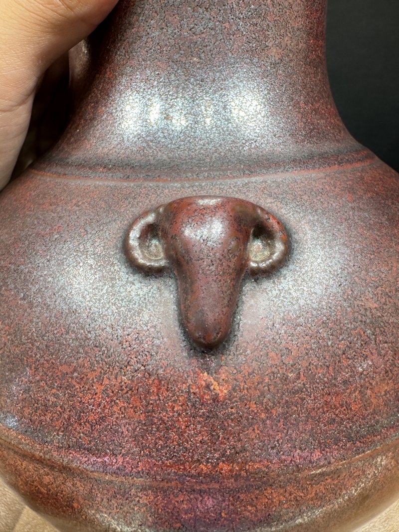 清雍正 铁锈花釉三羊尊 - 图8