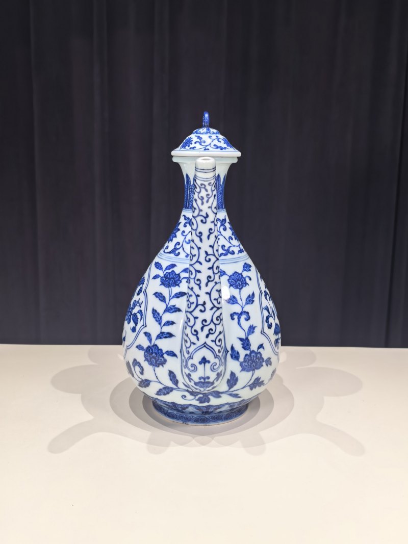 清乾隆 青花折枝瑞果纹执壶 - 图8
