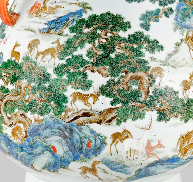 清乾隆 洋彩百鹿雙耳尊 六字篆書款  QIANLONG SIX-CHARACTER SEAL MARK IN UNDERGLAZE BLUE AND OF THE PERIOD (1736-1795) - 图5