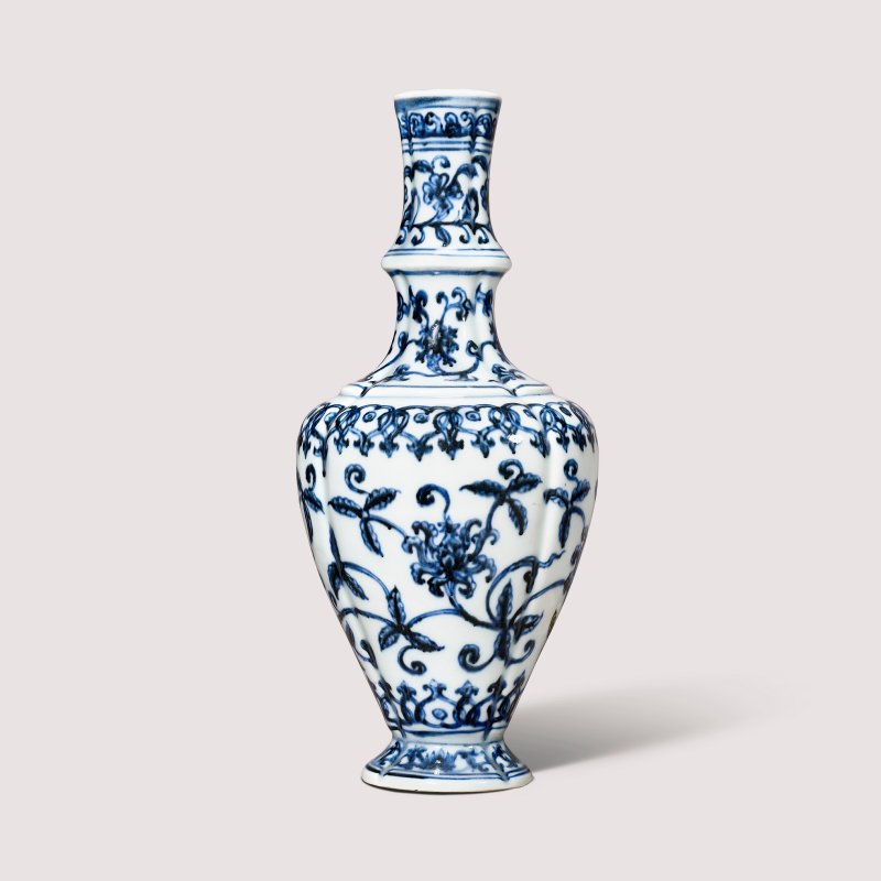 明宣德 御製青花纏枝花卉紋瓜棱式甘露瓶  XUANDE PERIOD (1426-1435) - 图1