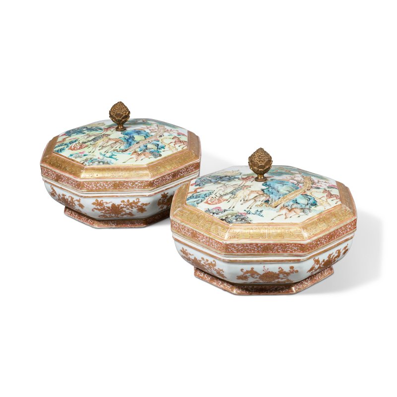 清乾隆 粉彩百鹿八方蓋盒一對  QIANLONG PERIOD (1736-1795) - 图1