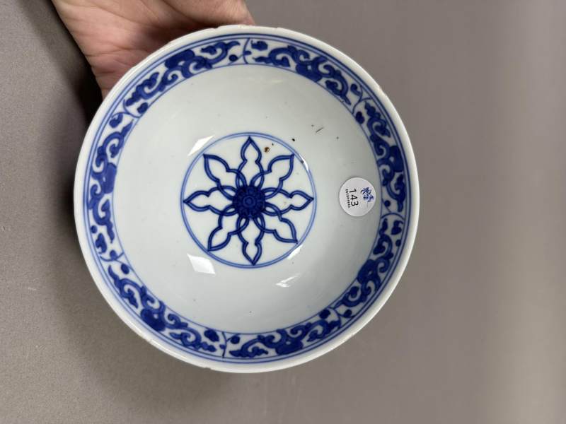    明末清初 青花缠枝栀子纹碗 - 图6