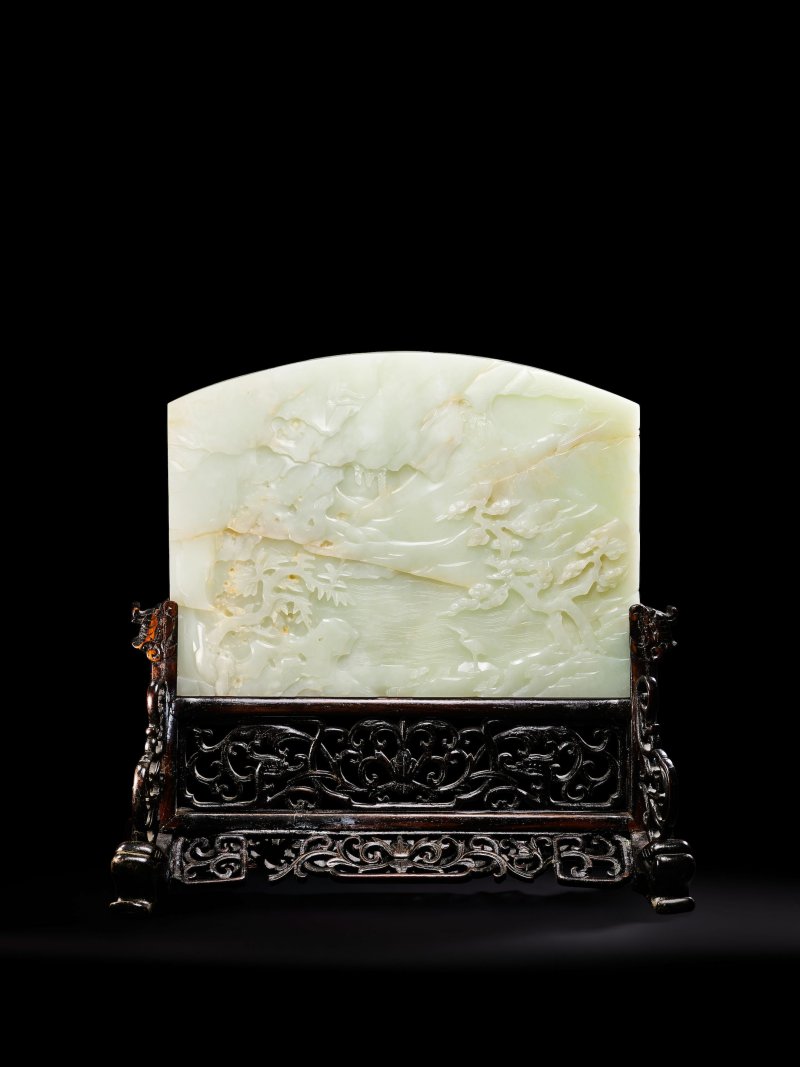 清十八世紀　青白玉高士訪友圖插屏 | A CARVED PALE GREEN JADE 'FIGURAL' TABLE SCREEN - 图2