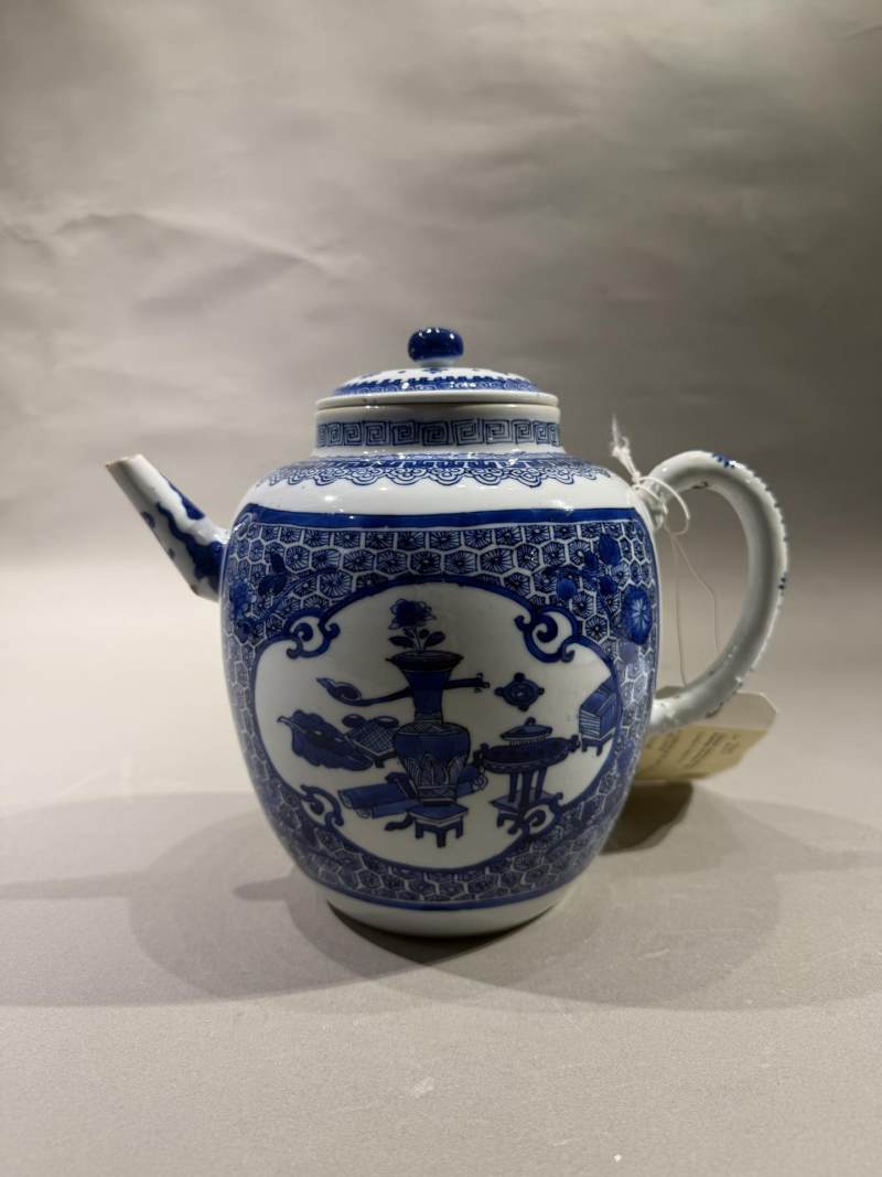    清康熙 青花博古纹茶壶 - 图2
