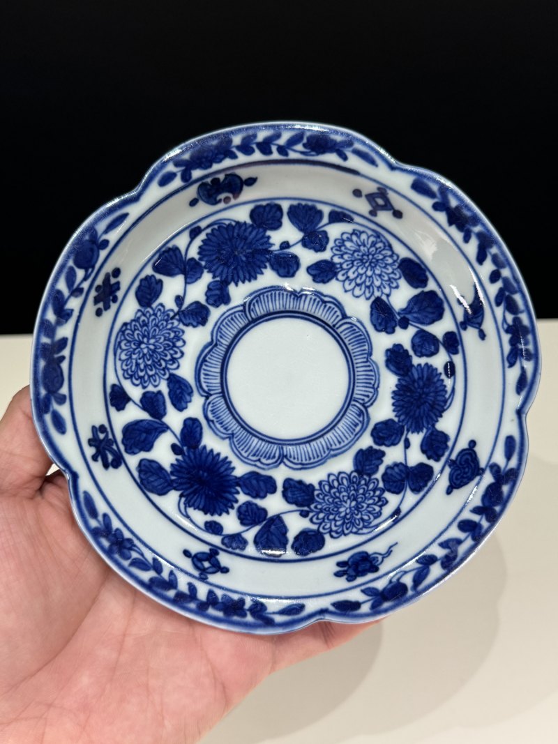 明万历 青花缠枝花纹盏托 - 图3
