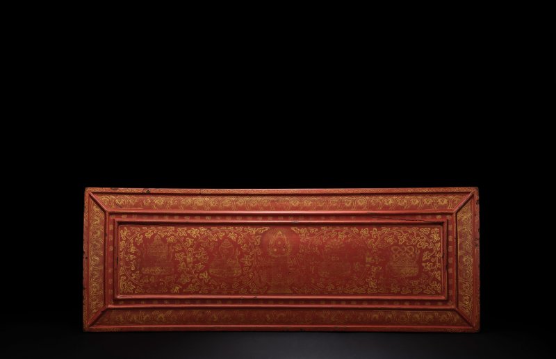 明永樂　紅漆戧金八寶蓮瓣紋經板 | AN ENGRAVED AND GILT-DECORATED RED-LACQUERED WOOD SUTRA COVER - 图3