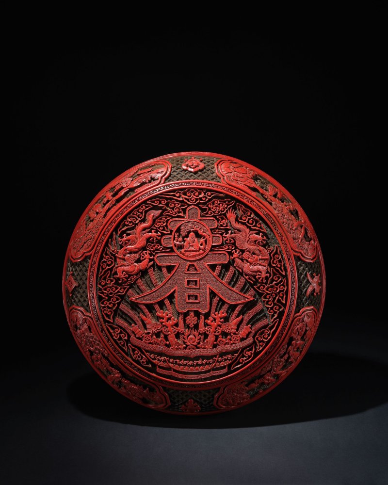 清乾隆　剔彩壽春寶盒 | A CARVED POLYCHROME LACQUER 'SPRING' BOX AND COVER - 图3