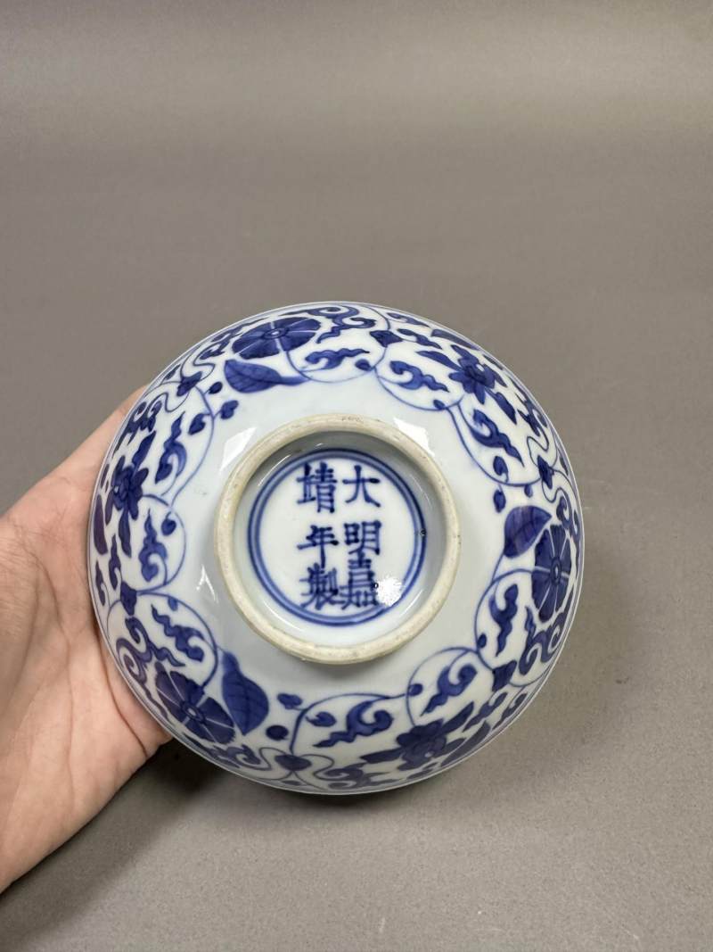    明末清初 青花缠枝栀子纹碗 - 图8