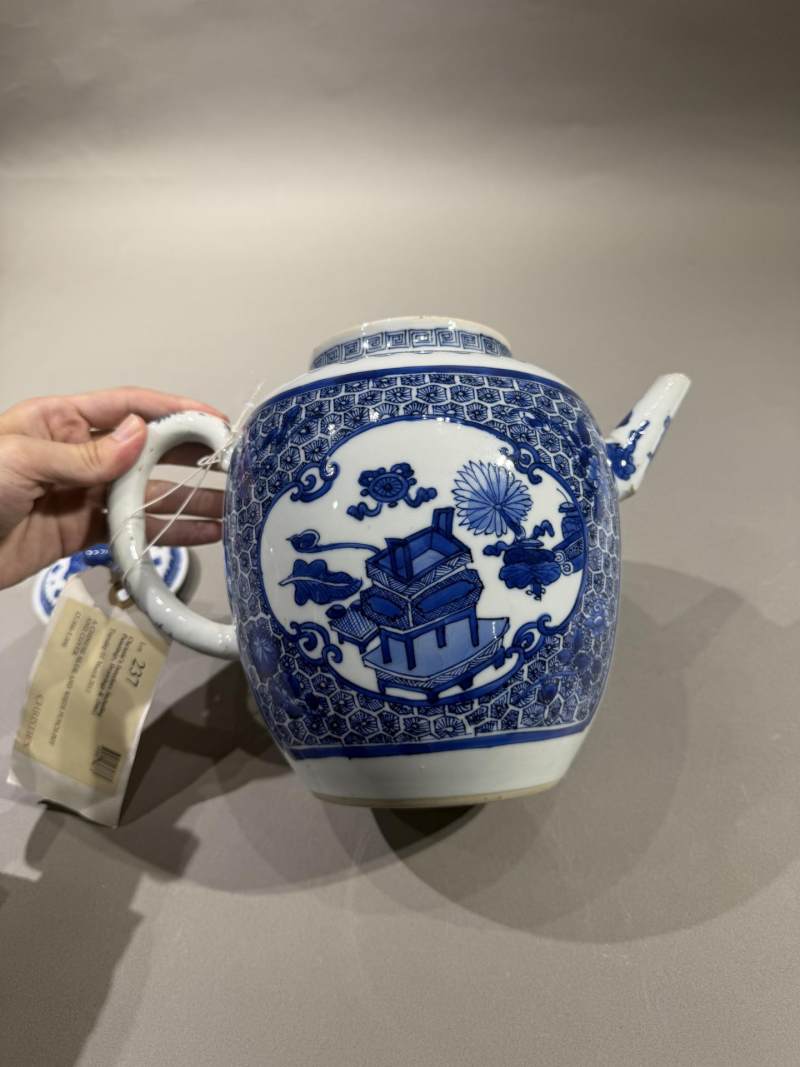    清康熙 青花博古纹茶壶 - 图4