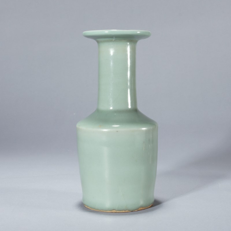 明代 龙泉窑粉青釉纸缒瓶 - 图1