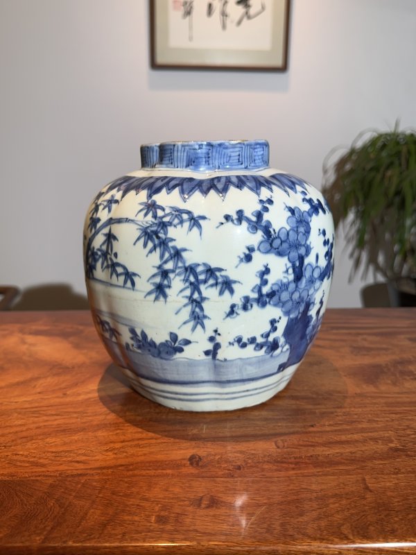明万历 青花松竹梅瓜棱罐 - 图4