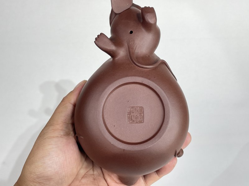 名家款紫砂壶一把 - 图7