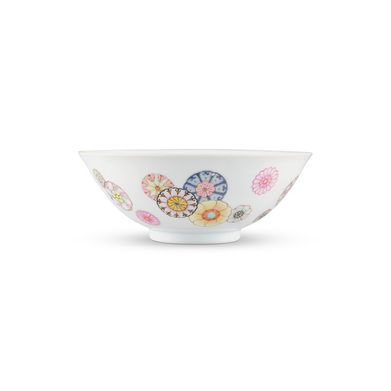 清雍正 洋彩皮球花紋盌 雙圈六字楷書款  YONGZHENG SIX-CHARACTER MARK IN UNDERGLAZE BLUE WITHIN A DOUBLE CIRCLE AND OF THE PERIOD (1723-1735) - 图2