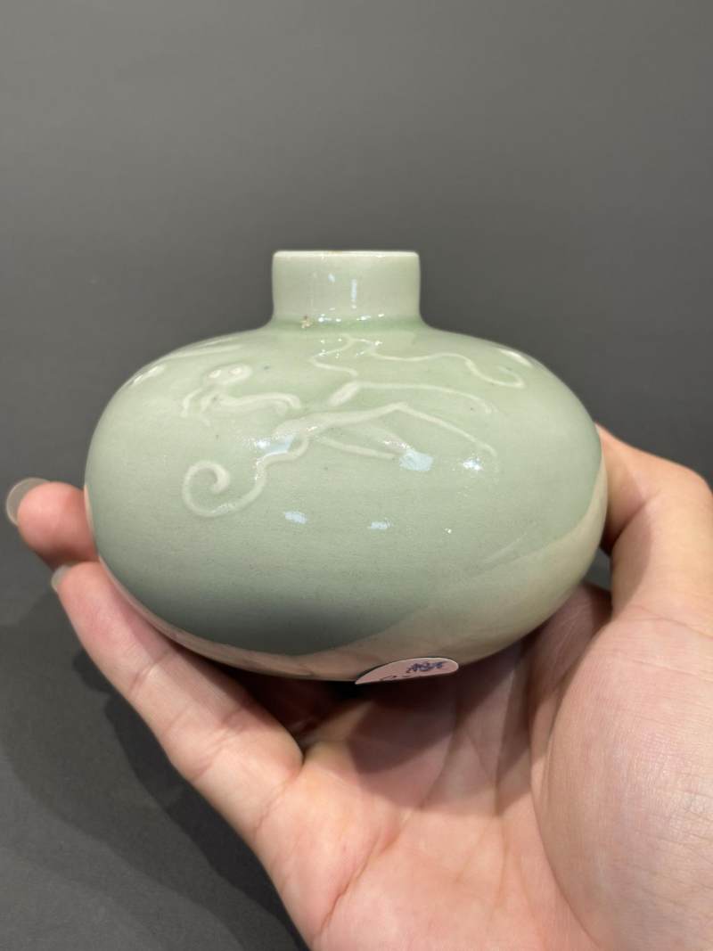    清“兰亭清玩”翠青釉草虫小罐 - 图2