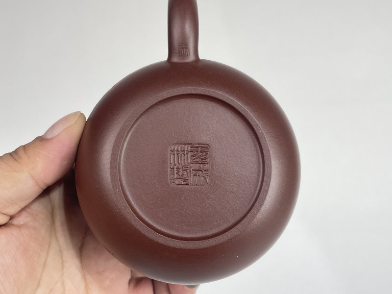 名家款紫砂壶一把 - 图4