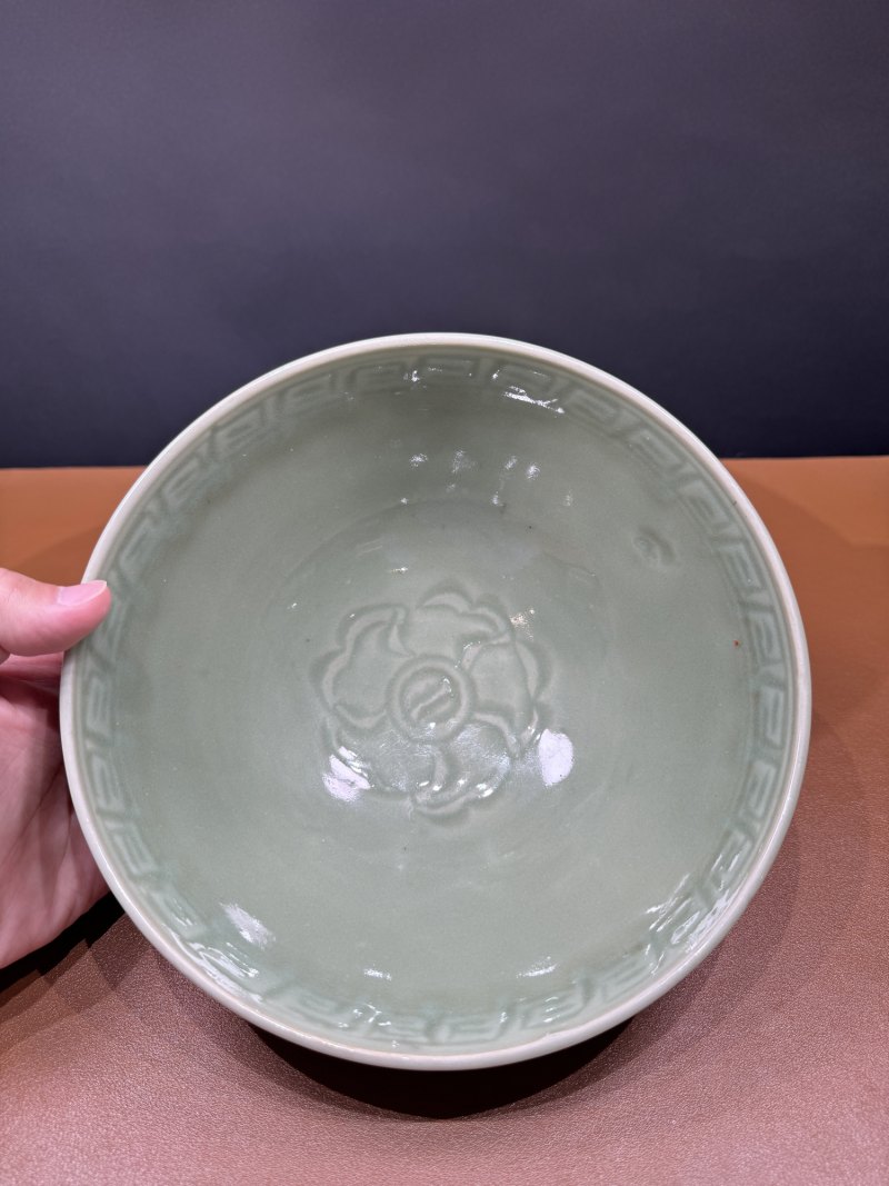 明永乐 龙泉莲瓣鸡心碗一对 - 图8