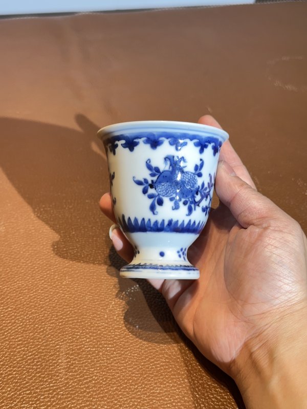 清乾隆 青花折枝花卉纹高足杯 - 图6