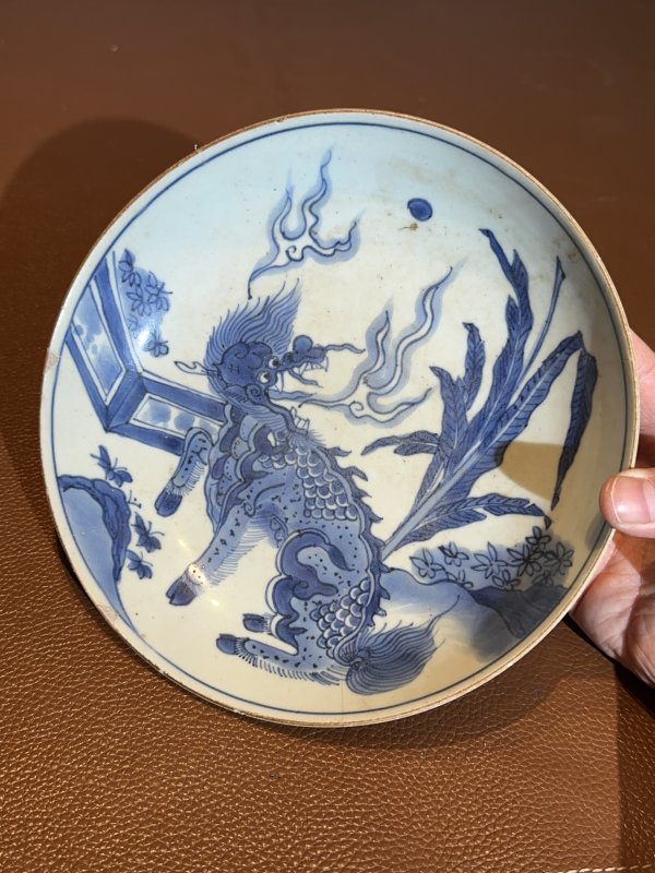 清顺治 青花麒麟芭蕉纹盘 - 图2