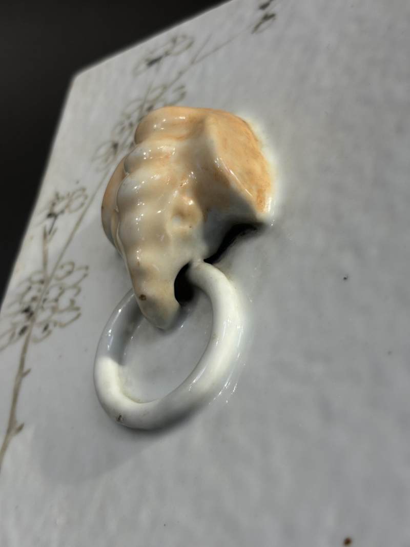    清光绪 周子善绘浅绛彩山水花鸟纹象耳琮式瓶 - 图8