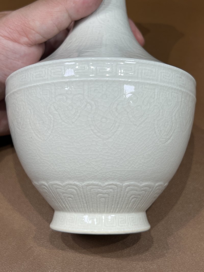清乾隆 白釉仿定饕餮纹盖碗尊 - 图10