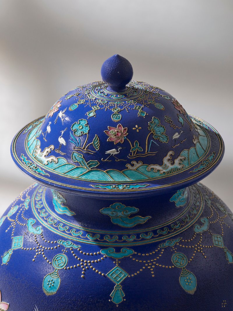 清乾隆 粉彩仿琺花一路連科紋蓋罐 描金六字篆書刻款  QIANLONG INCISED AND GILT SIX-CHARACTER SEAL MARK AND OF THE PERIOD (1736-1795) - 图6