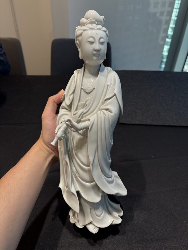 清 德化白釉“博及漁人”款觀音像 - 图9