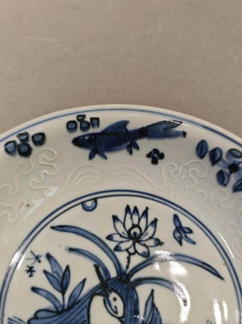    明嘉靖 青花沥粉一路连科盘（一对） - 图14