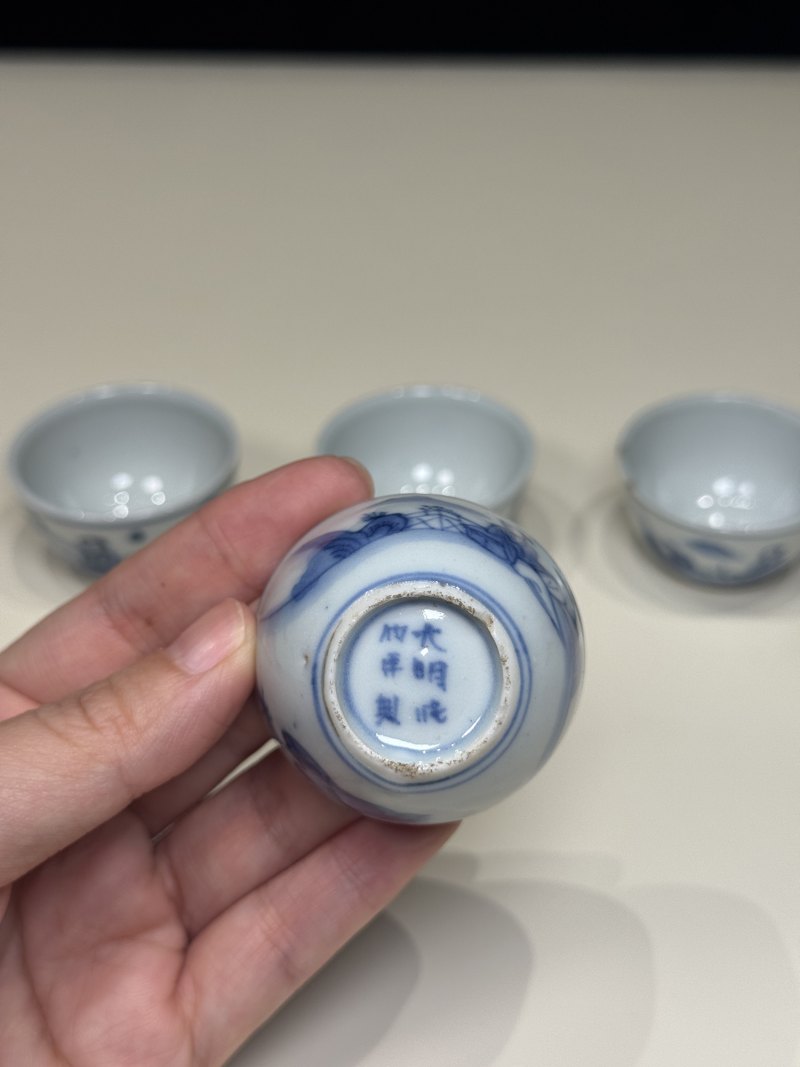 明天启—崇祯 青花高士图小杯一套五只（附四层原供箱） - 图13