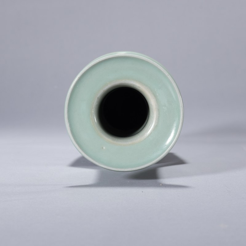 明代 龙泉窑粉青釉纸缒瓶 - 图2