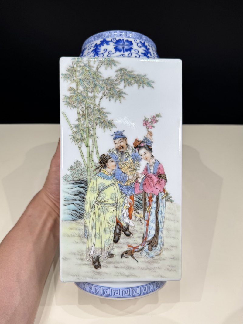 民国 粉彩十二花神故事图琮式瓶一对 - 图17