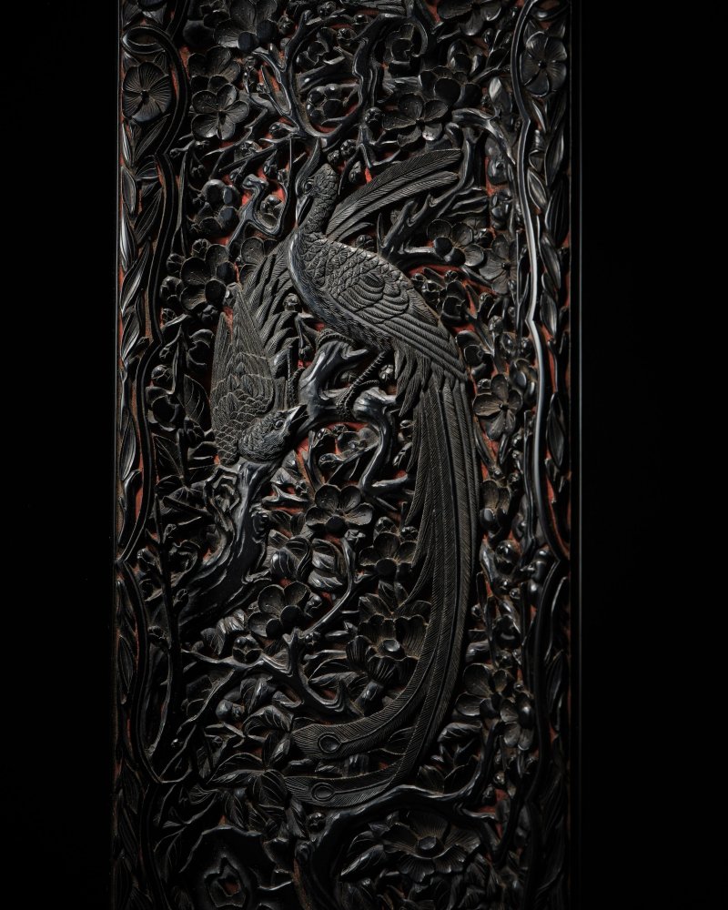 A CARVED BLACK LACQUER 'LONGEVITY BIRD' RECTANGULAR TRAY - 图3