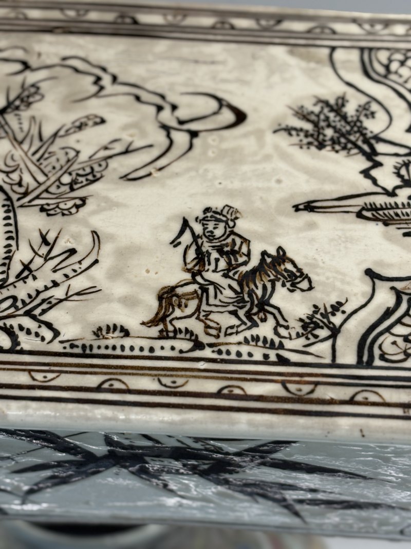 金-元 磁州窯白地黑花騎走馬圖長方枕 - 图9
